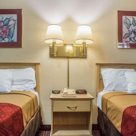 Econo Lodge Dewitt I-90 Экстерьер фото
