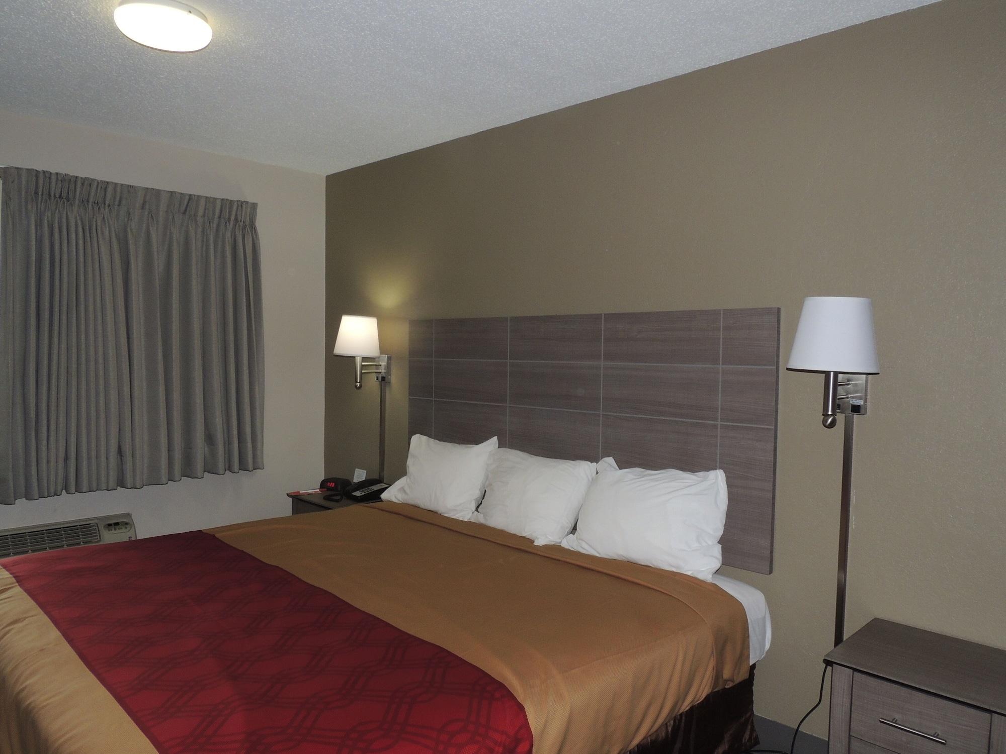Econo Lodge Dewitt I-90 Экстерьер фото
