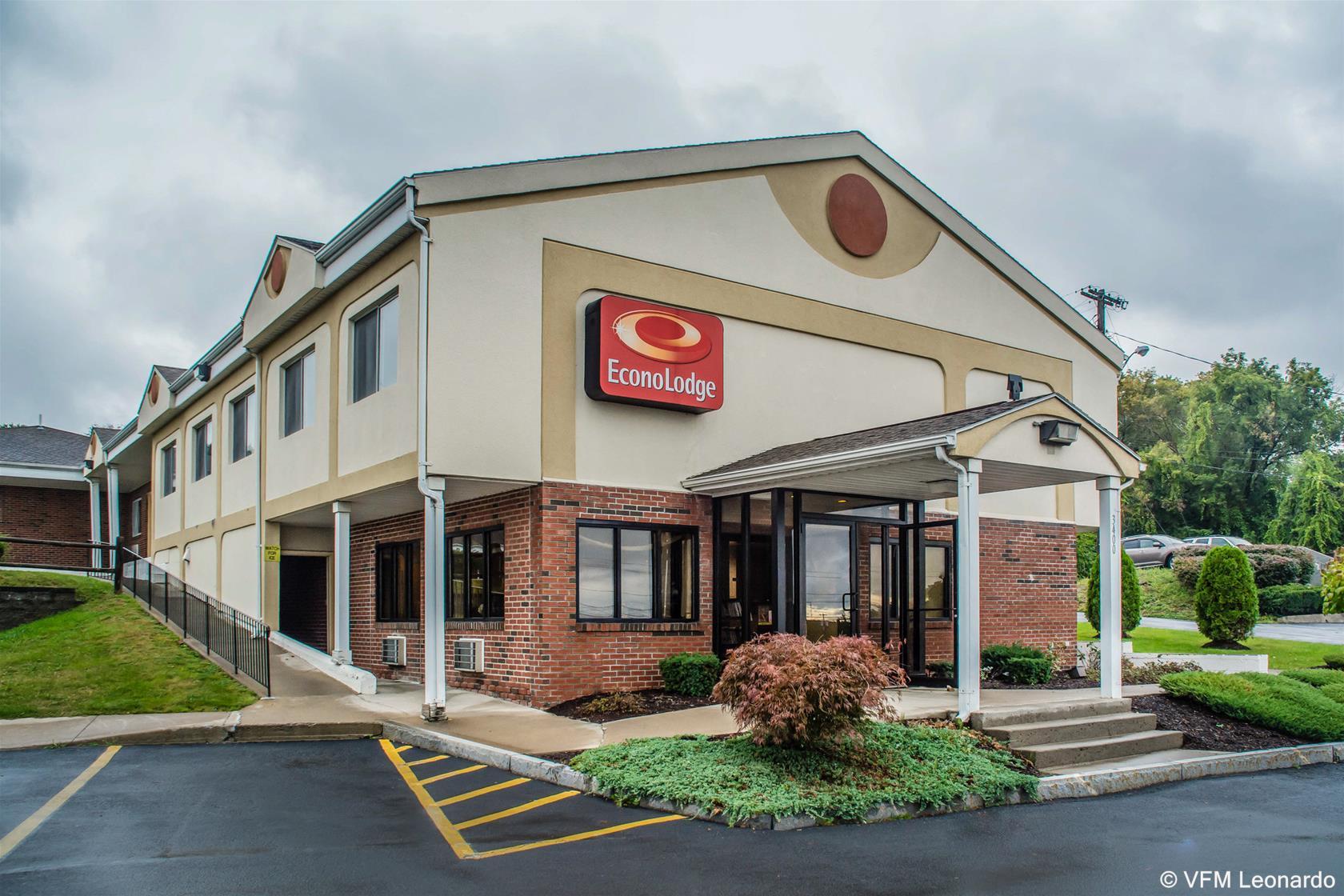Econo Lodge Dewitt I-90 Экстерьер фото