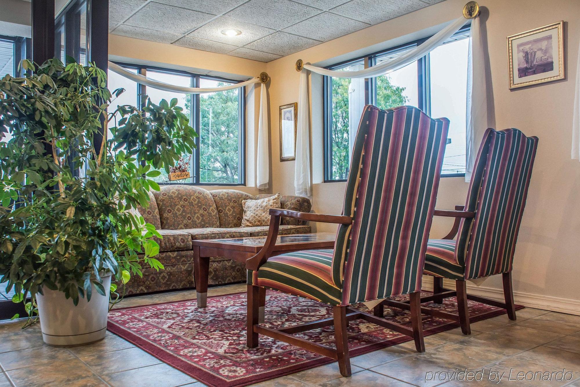 Econo Lodge Dewitt I-90 Экстерьер фото
