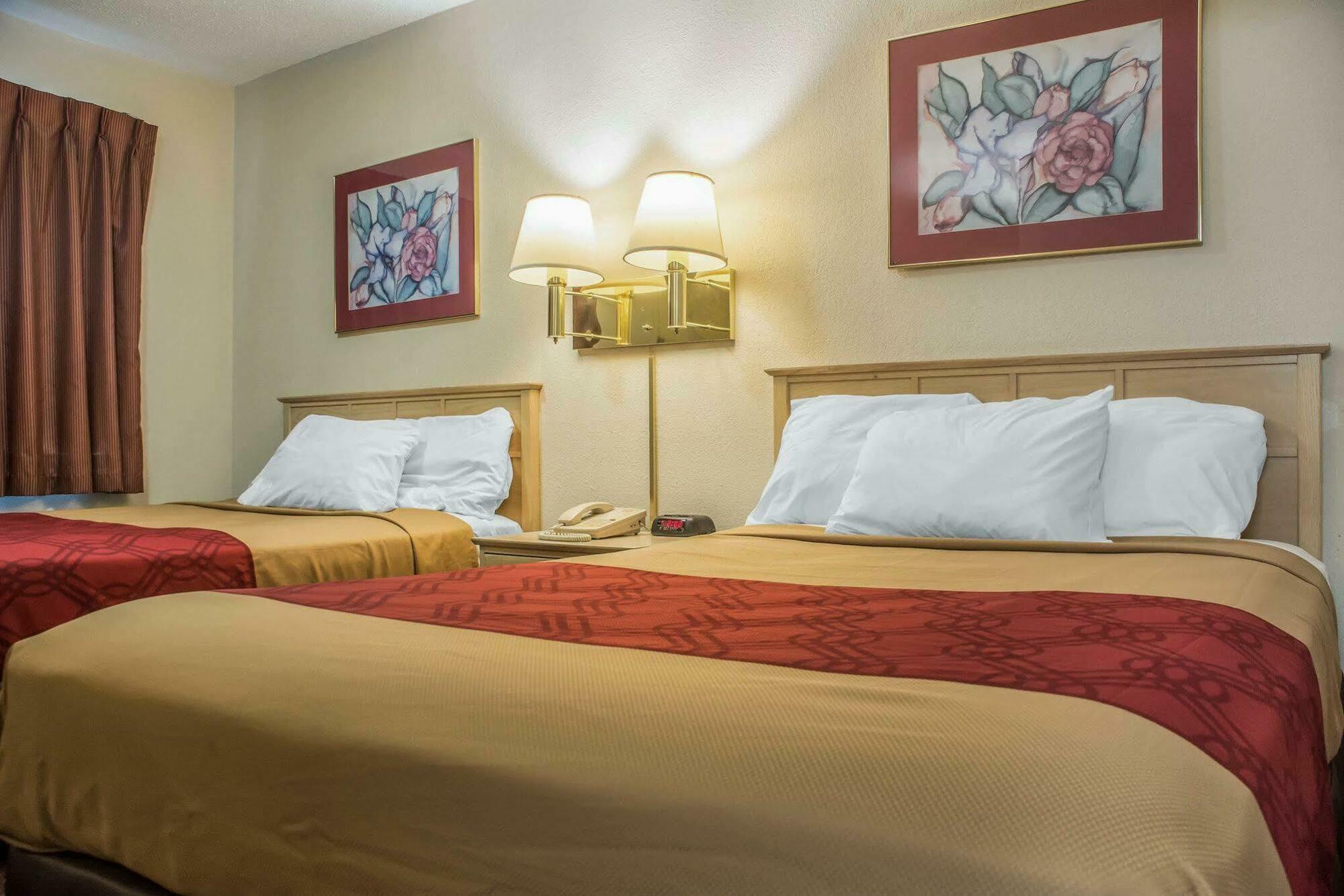 Econo Lodge Dewitt I-90 Экстерьер фото